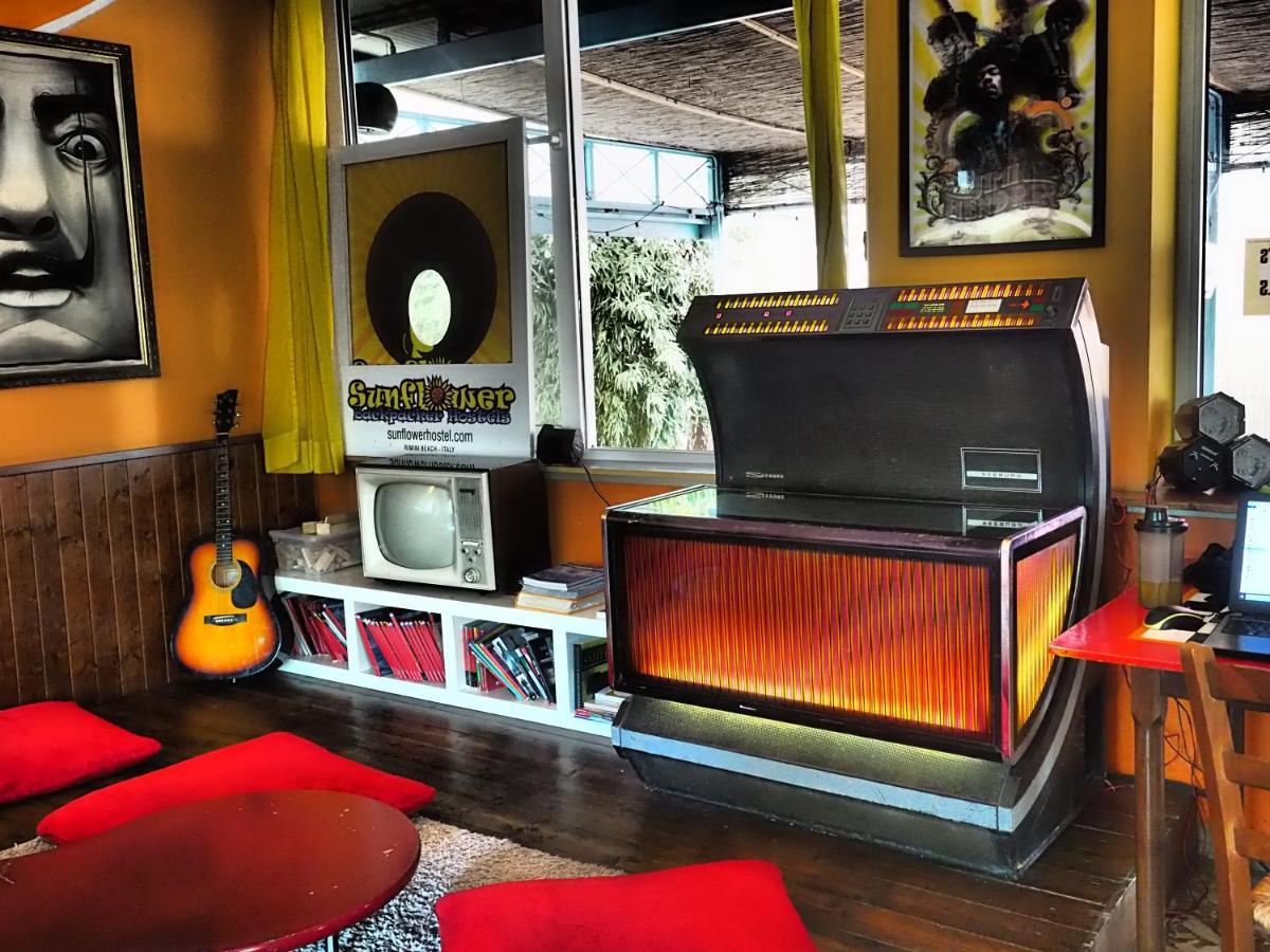 Sunflower Beach Backpacker Hostel & Bar Rimini Exterior foto