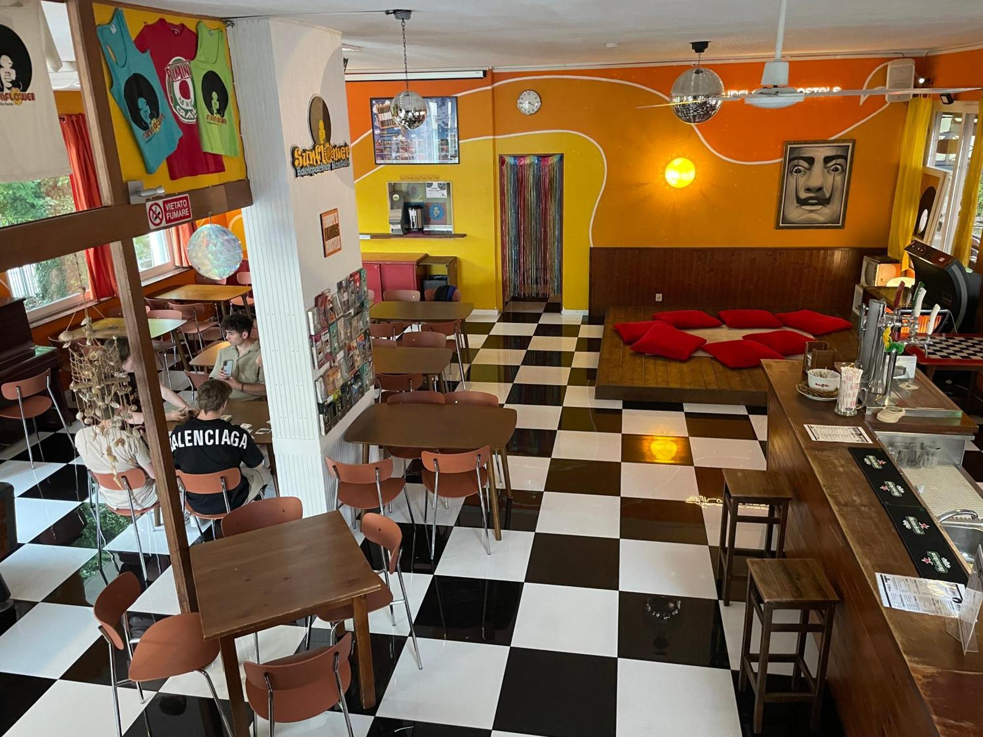 Sunflower Beach Backpacker Hostel & Bar Rimini Exterior foto