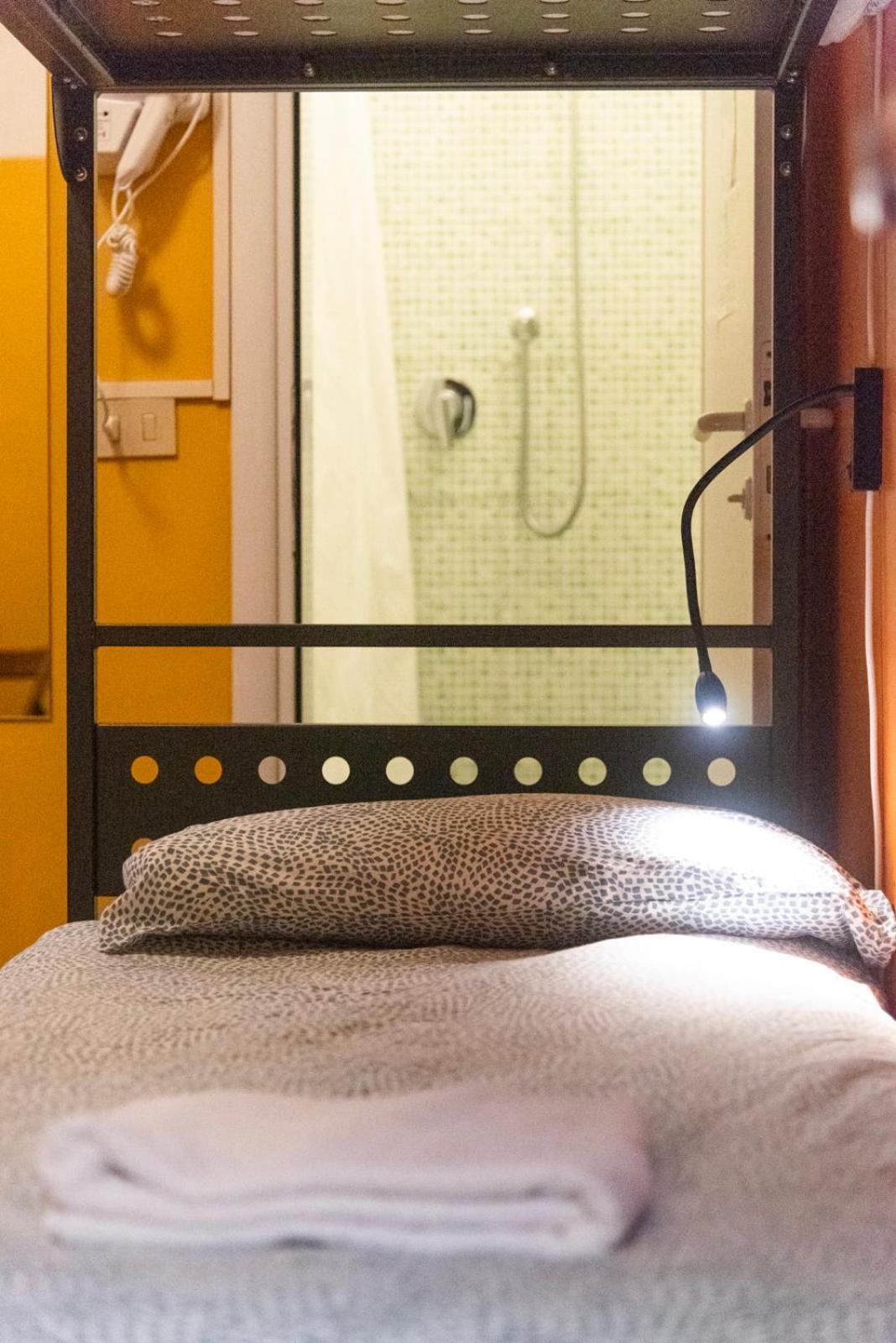 Sunflower Beach Backpacker Hostel & Bar Rimini Exterior foto