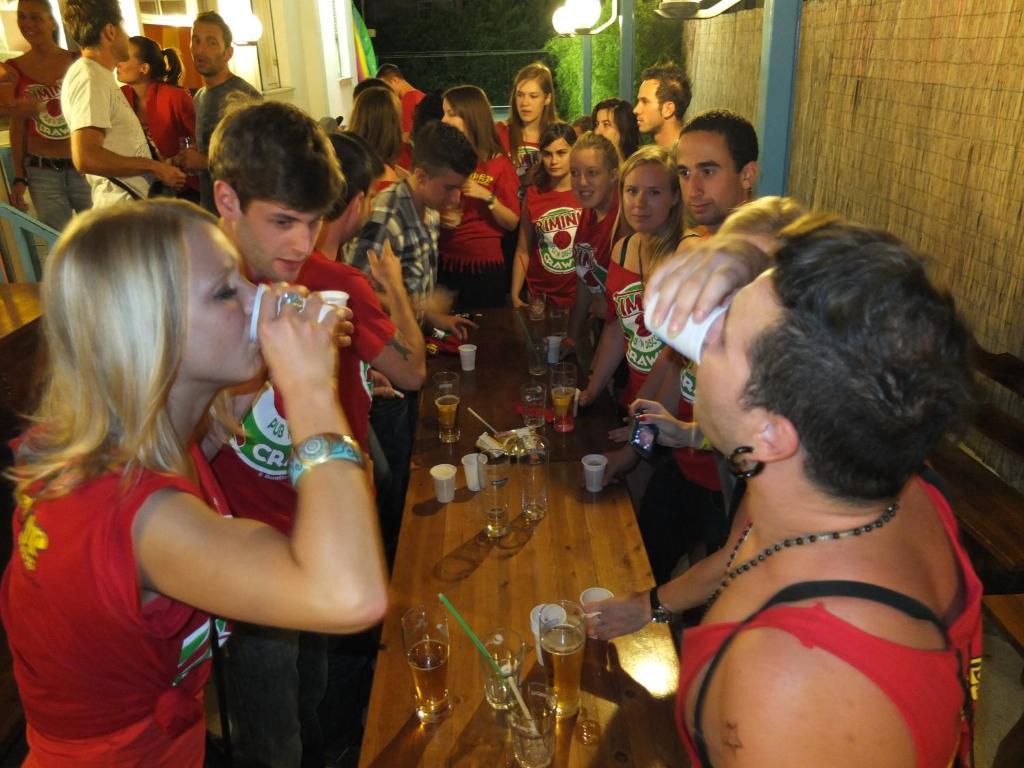 Sunflower Beach Backpacker Hostel & Bar Rimini Exterior foto