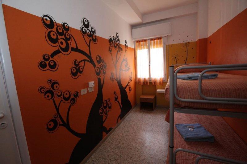 Sunflower Beach Backpacker Hostel & Bar Rimini Exterior foto