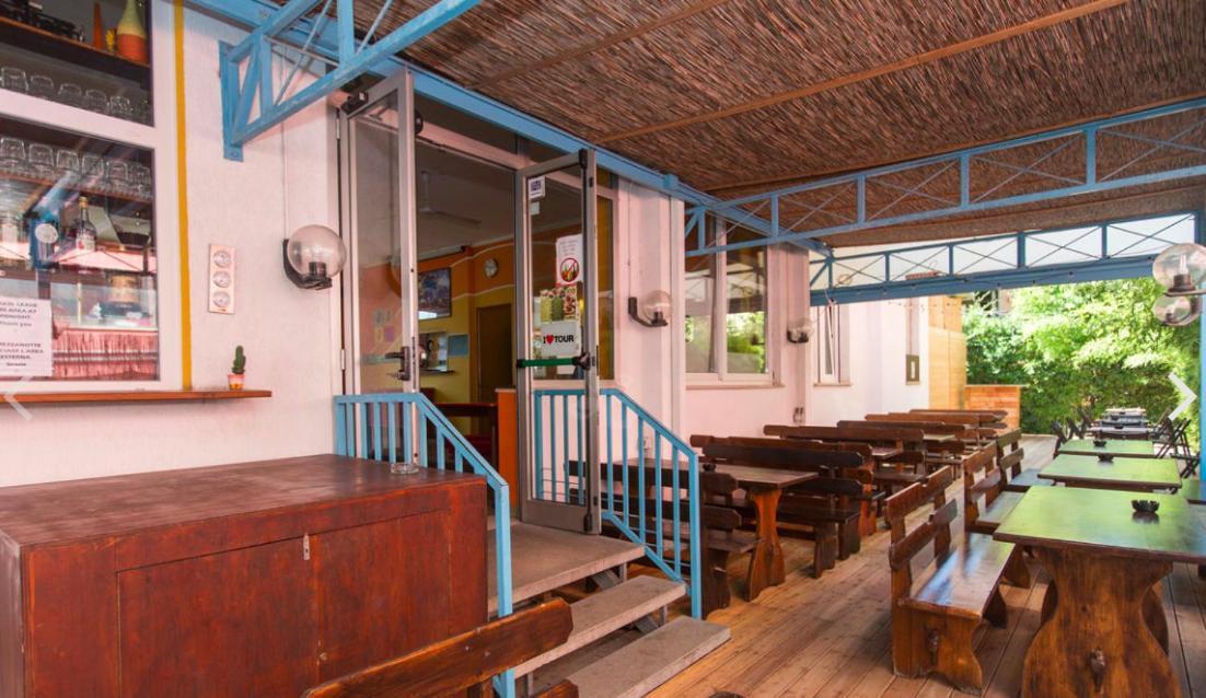 Sunflower Beach Backpacker Hostel & Bar Rimini Exterior foto