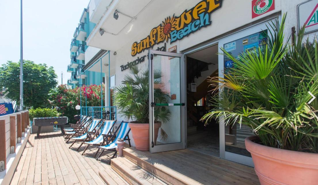 Sunflower Beach Backpacker Hostel & Bar Rimini Exterior foto